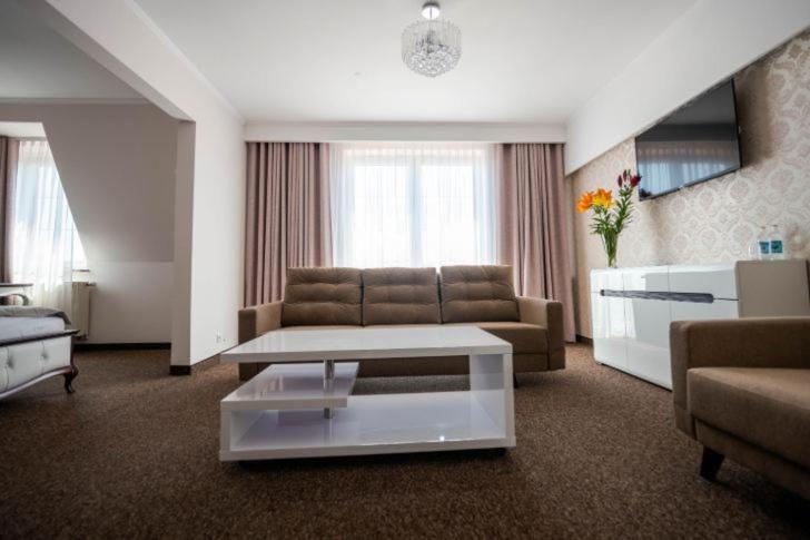 Hotel Palacowa Narol Zewnętrze zdjęcie