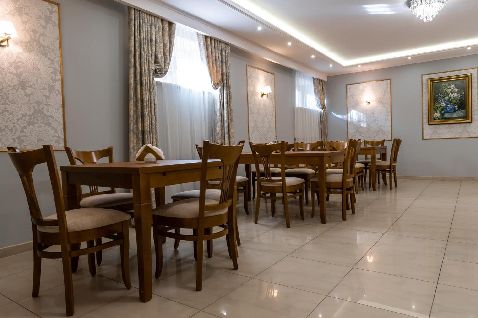 Hotel Palacowa Narol Zewnętrze zdjęcie